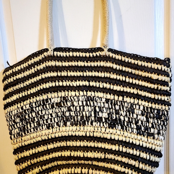 St. John's Bay Tote Straw Ladies Bag - Picture 4 of 8